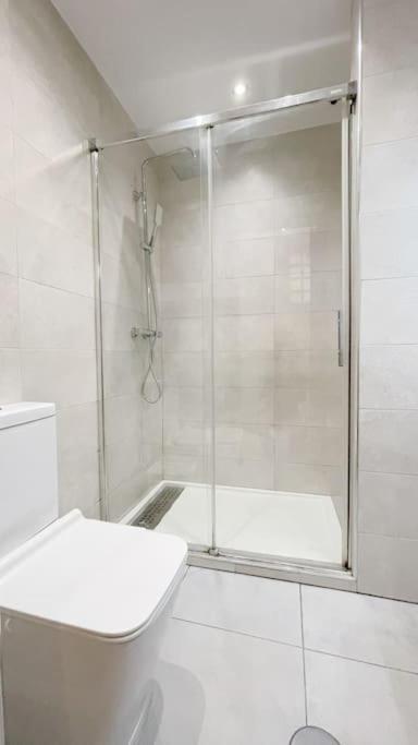 Appartamento Stylish 2 Bedroom Next To Lamerced Plaza